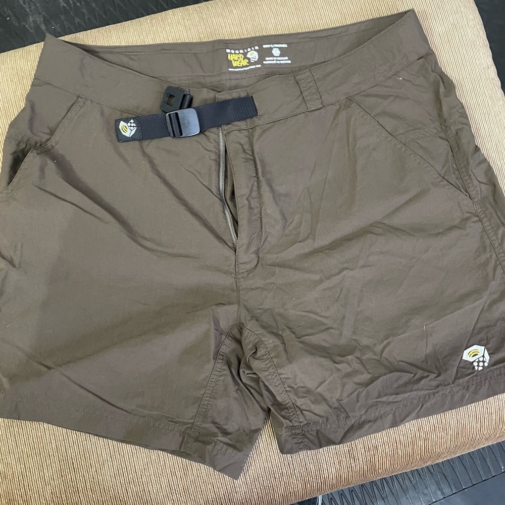 Men’s shorts. Mountain Hard Wear